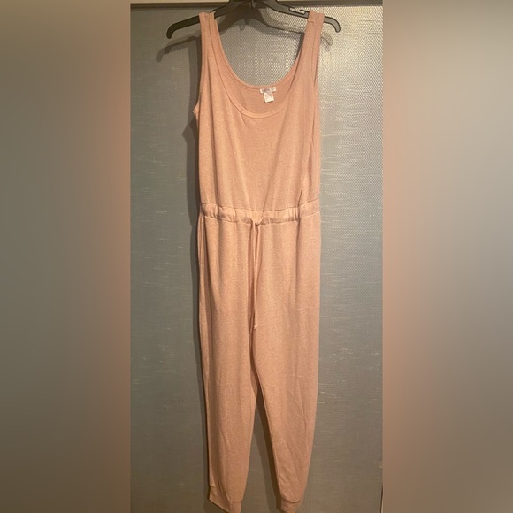 Hacci Jumpsuit - Picture 2 of 6